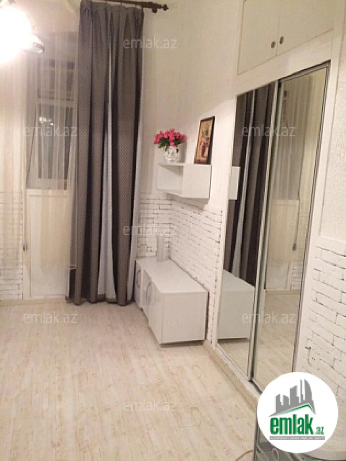 Satılır 1 otaqlı köhnə tikili 35 m²