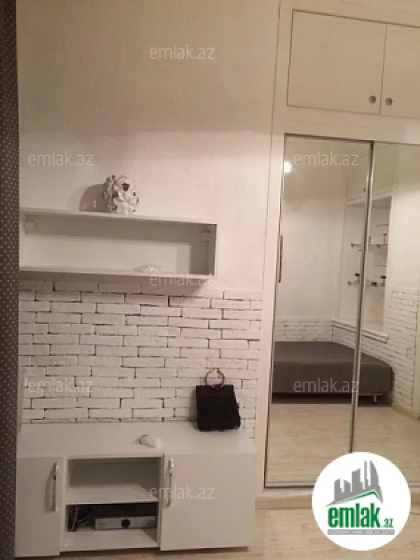 Satılır 1 otaqlı köhnə tikili 35 m²