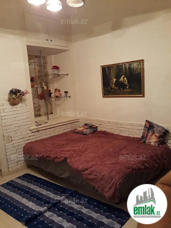 Satılır 1 otaqlı köhnə tikili 35 m²
