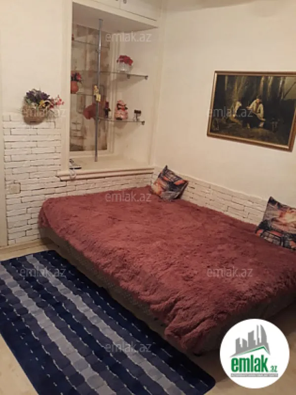 Satılır 1 otaqlı köhnə tikili 35 m²