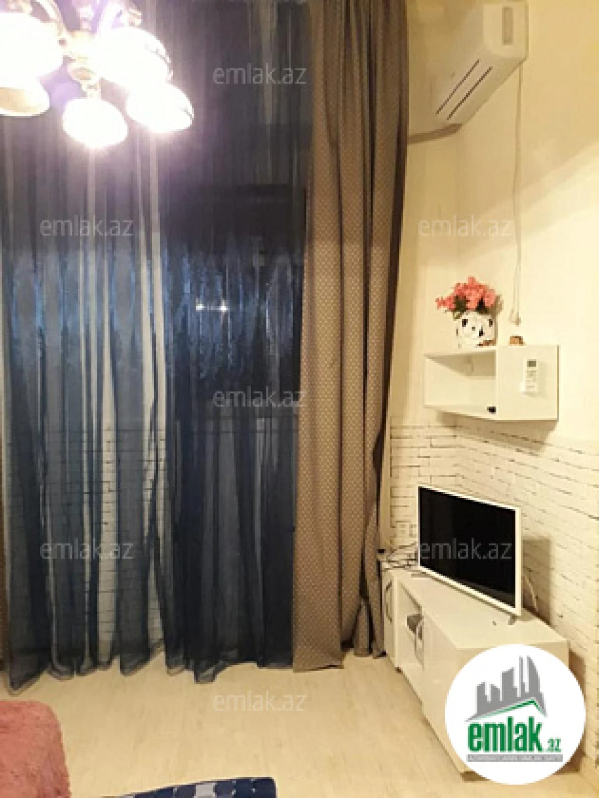 Satılır 1 otaqlı köhnə tikili 35 m²