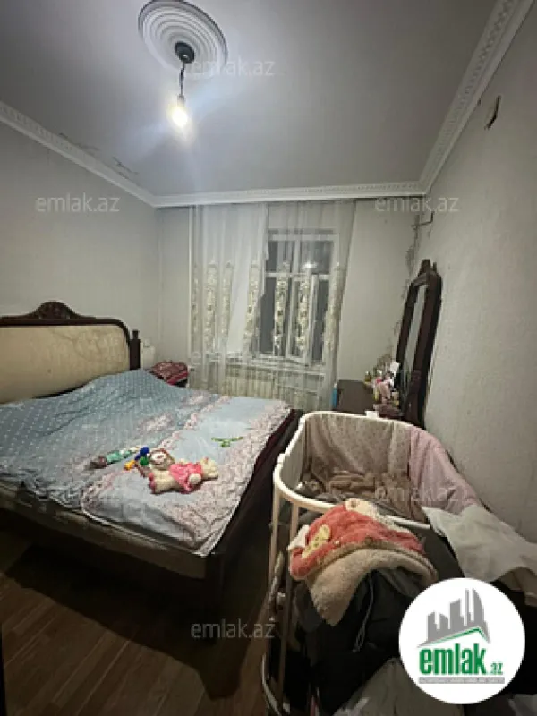Satılır 2 otaqlı köhnə tikili 60 m²