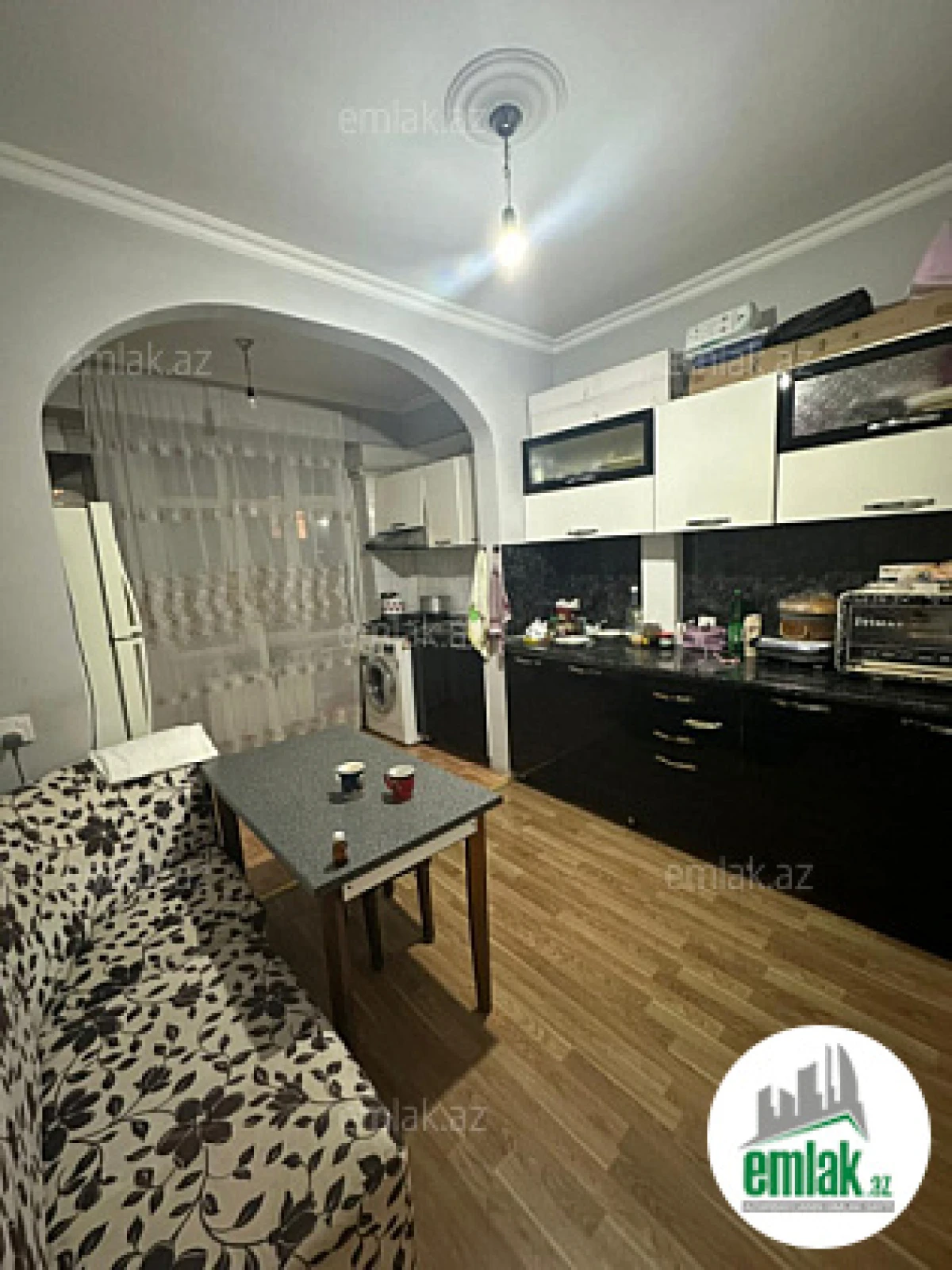 Satılır 2 otaqlı köhnə tikili 60 m²