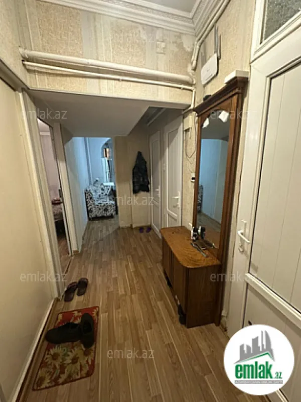 Satılır 2 otaqlı köhnə tikili 60 m²