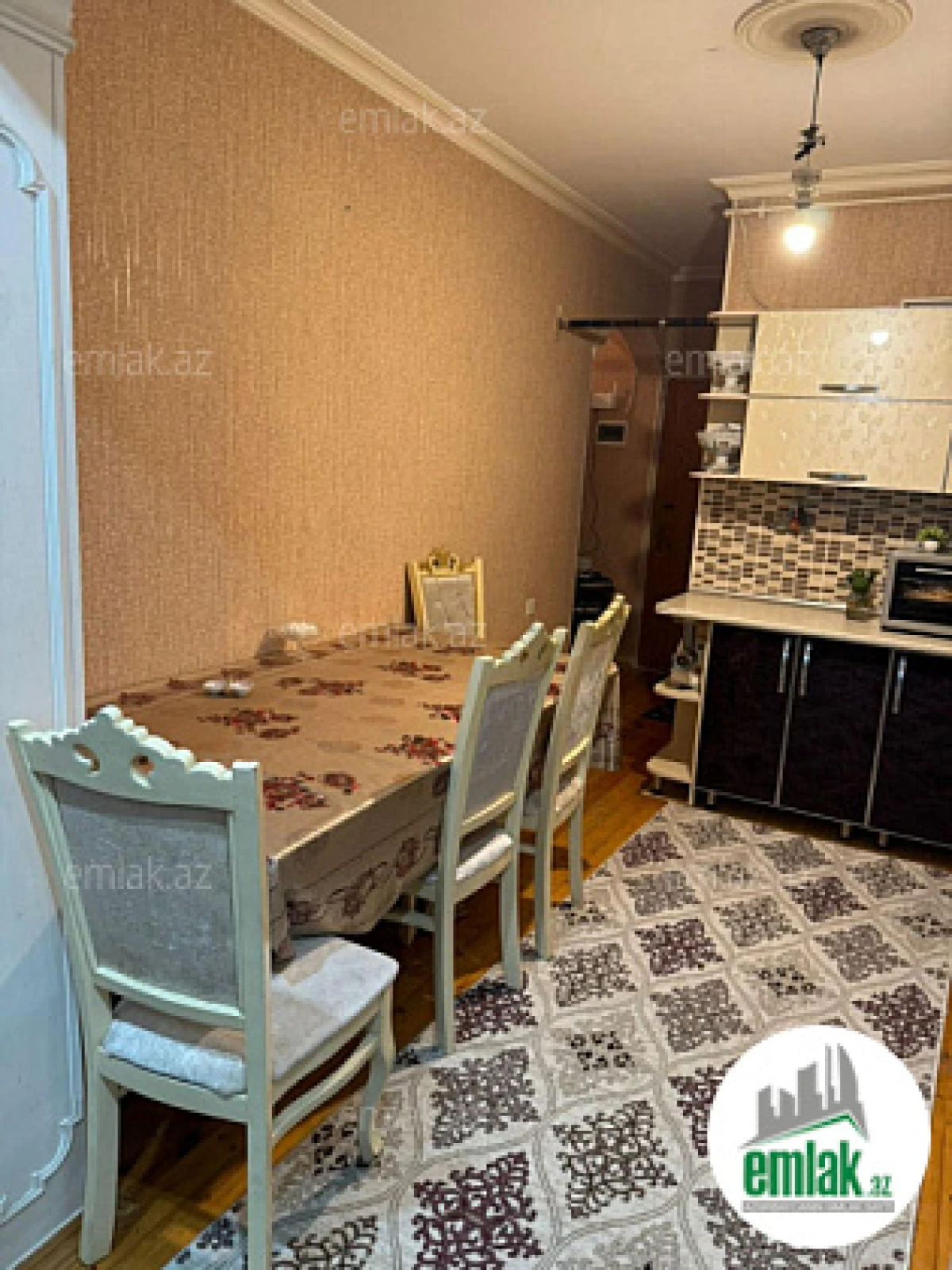 Satılır 2 otaqlı köhnə tikili 47 m²
