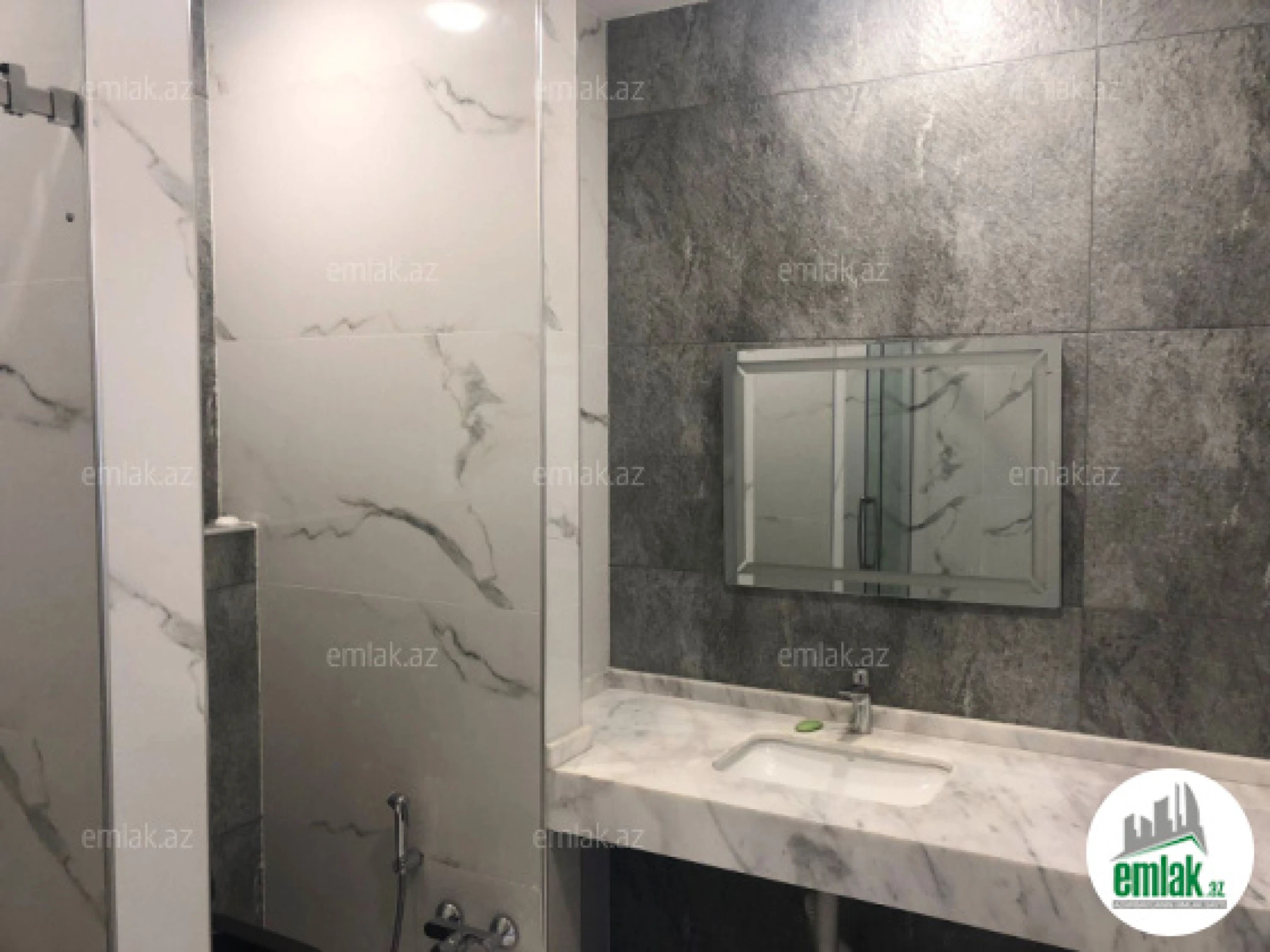 Satılır 4 otaqlı yeni tikili 170 m²