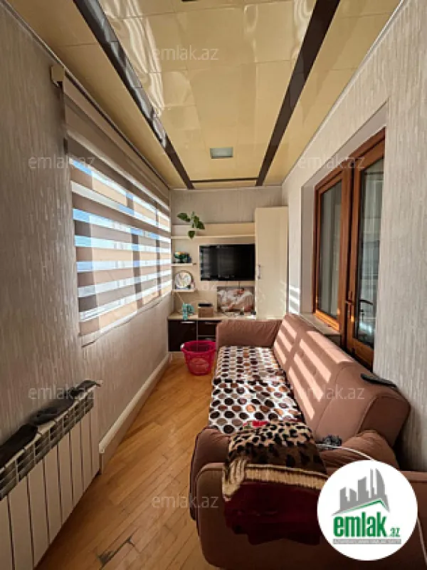 Satılır 4 otaqlı köhnə tikili 110 m²