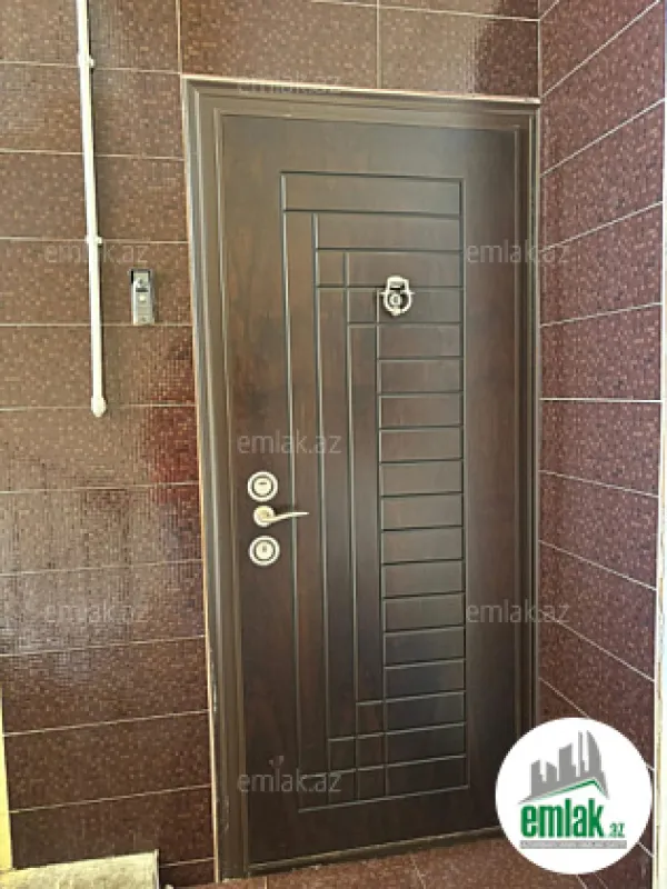 Satılır 4 otaqlı köhnə tikili 110 m²