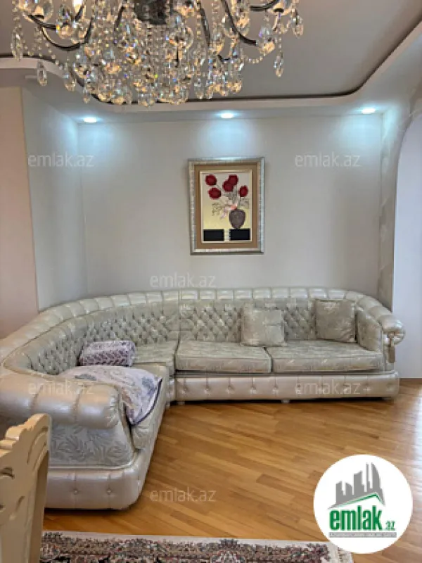 Satılır 4 otaqlı köhnə tikili 110 m²