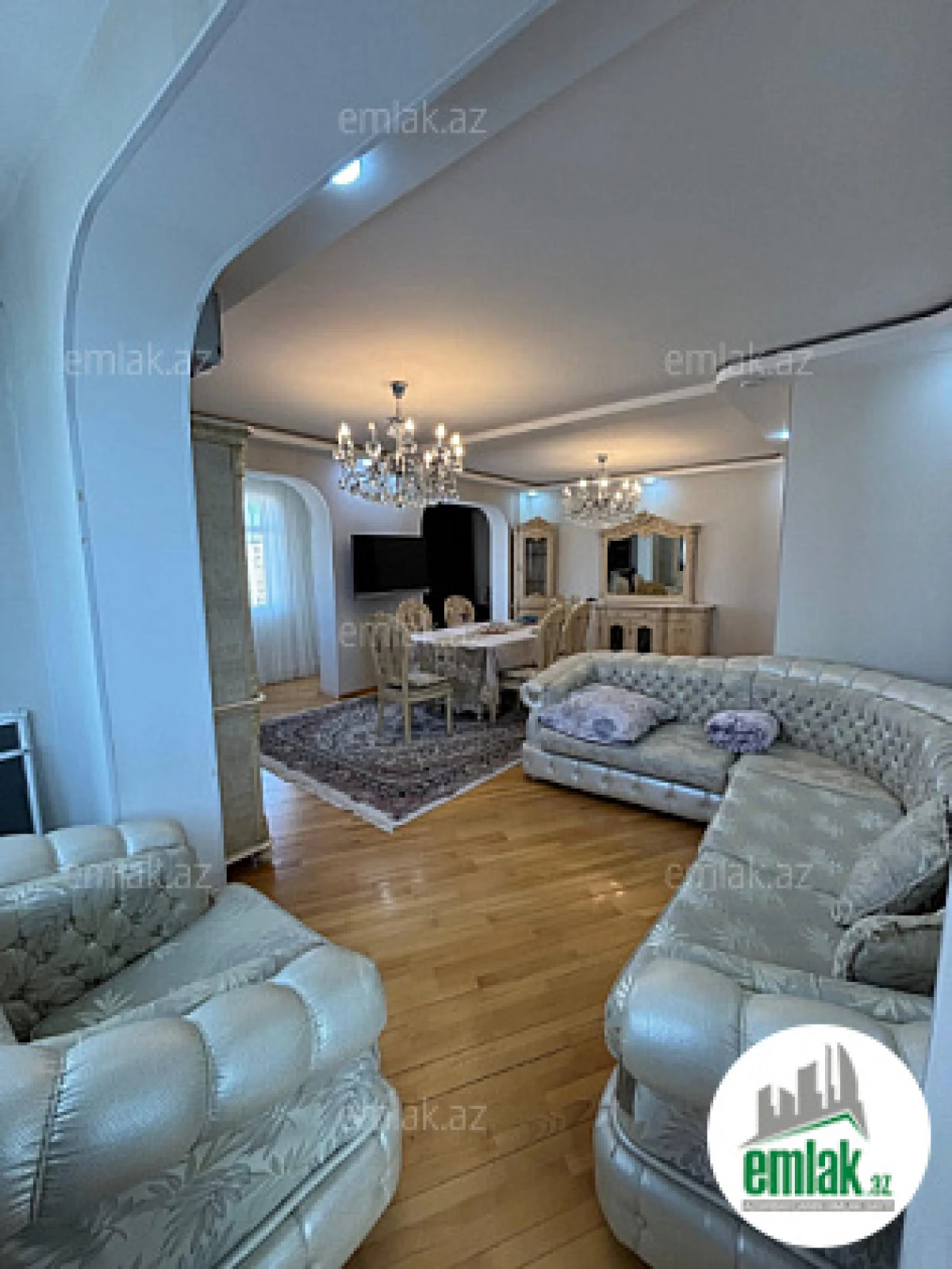 Satılır 4 otaqlı köhnə tikili 110 m²