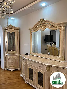 Satılır 4 otaqlı köhnə tikili 110 m²