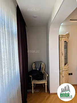 Satılır 4 otaqlı köhnə tikili 110 m²
