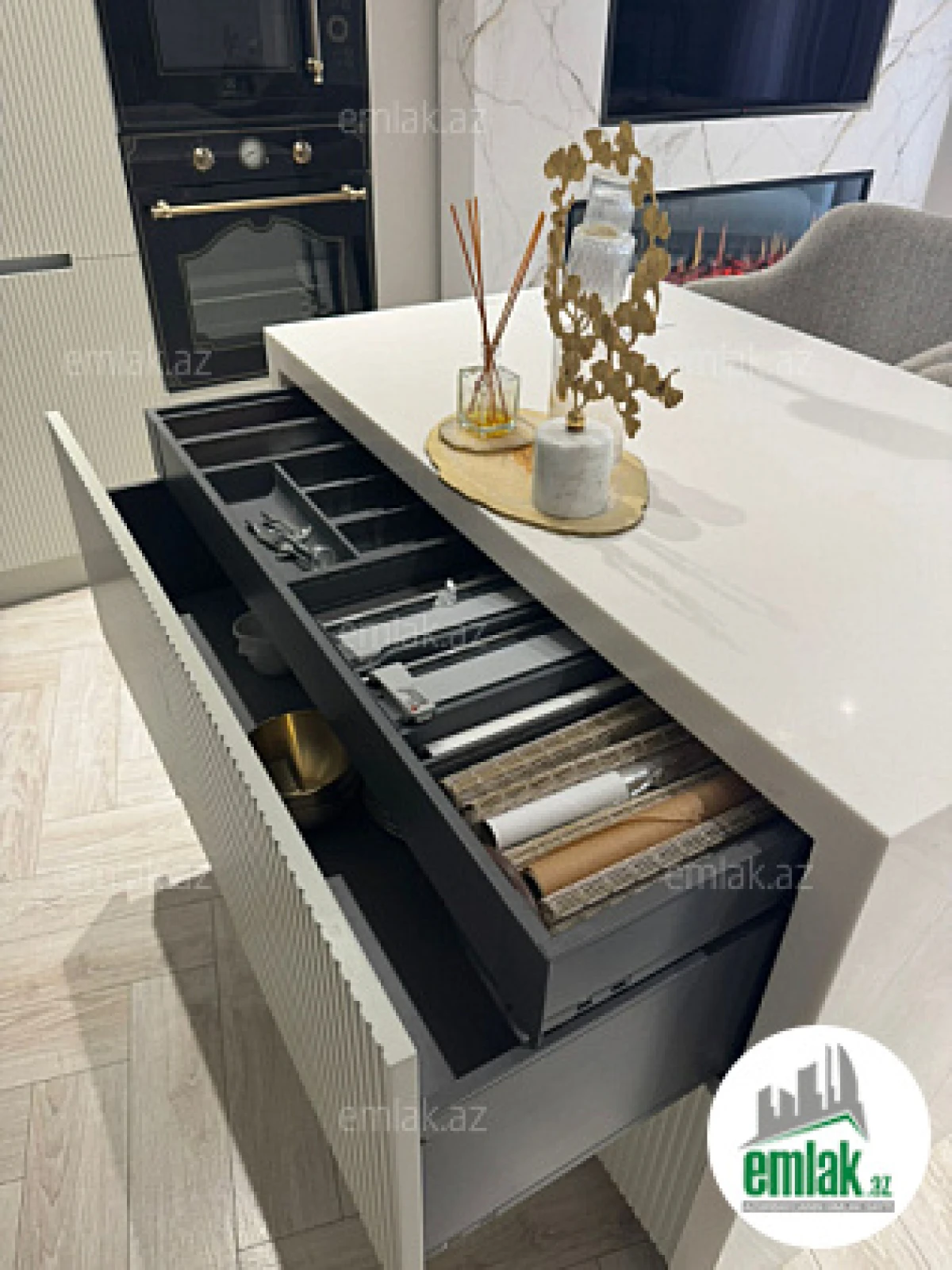 Satılır 48 otaqlı yeni tikili 2 m²