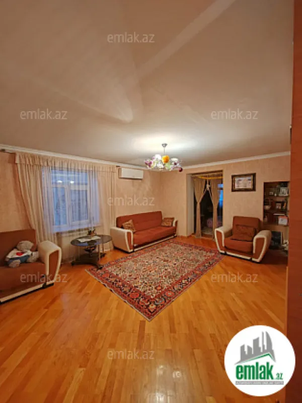 Satılır 2 otaqlı köhnə tikili 75 m²