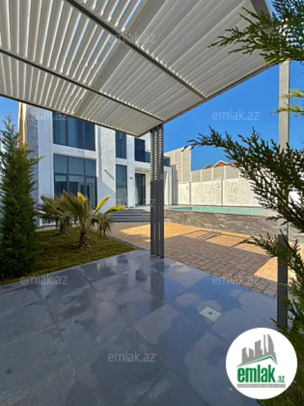 Satılır 5 otaqlı mənzil 200 m²