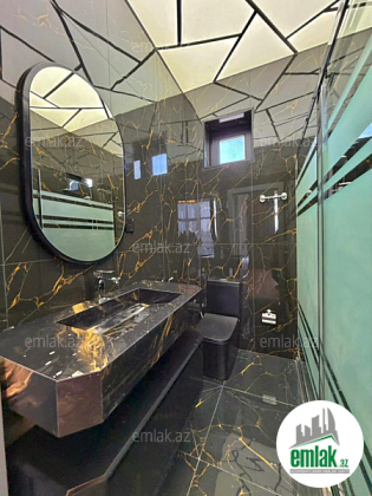 Satılır 5 otaqlı mənzil 200 m²