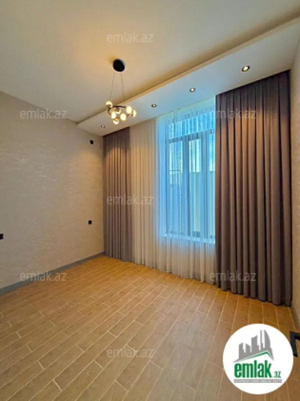 Satılır 5 otaqlı mənzil 200 m²