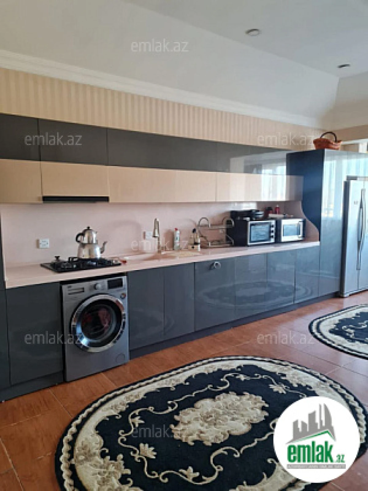 Satılır 4 otaqlı yeni tikili 240 m²