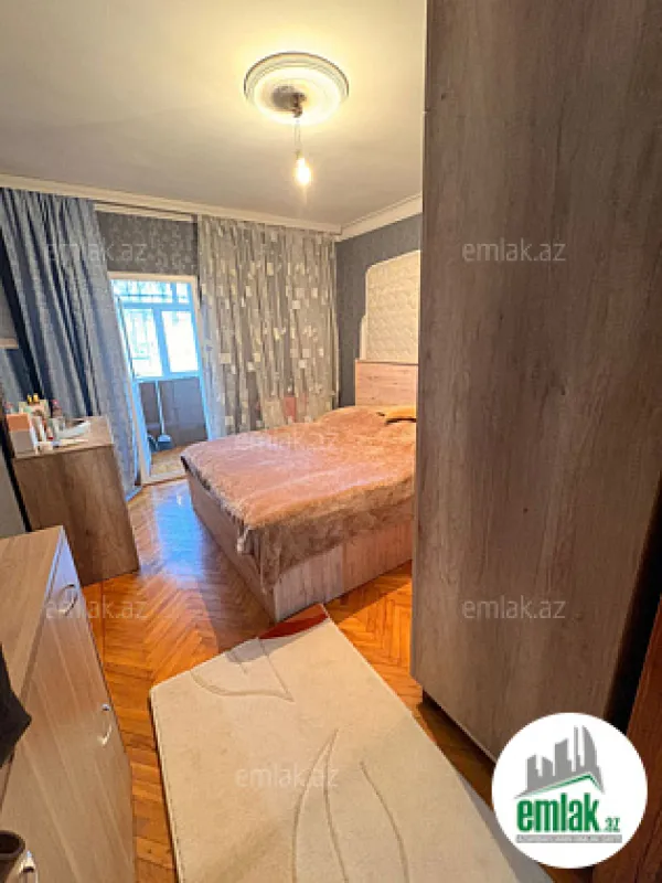 Satılır 3 otaqlı köhnə tikili 80 m²
