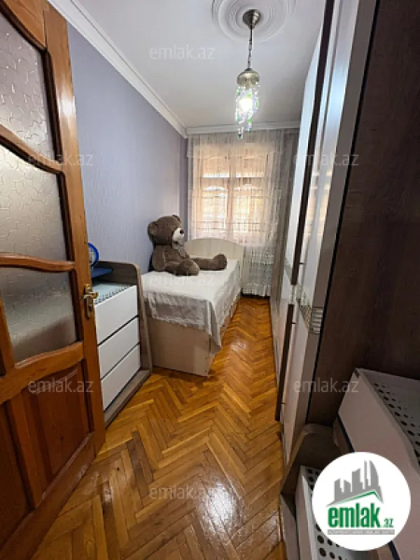 Satılır 3 otaqlı köhnə tikili 80 m²