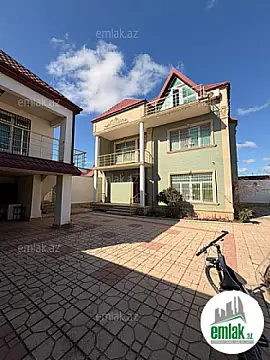 Satılır 7 otaqlı mənzil 300 m²