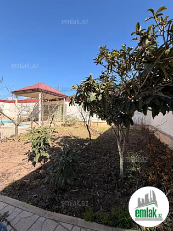 Satılır 7 otaqlı mənzil 300 m²