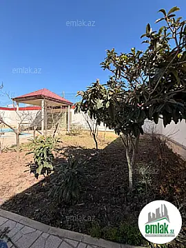 Satılır 7 otaqlı mənzil 300 m²