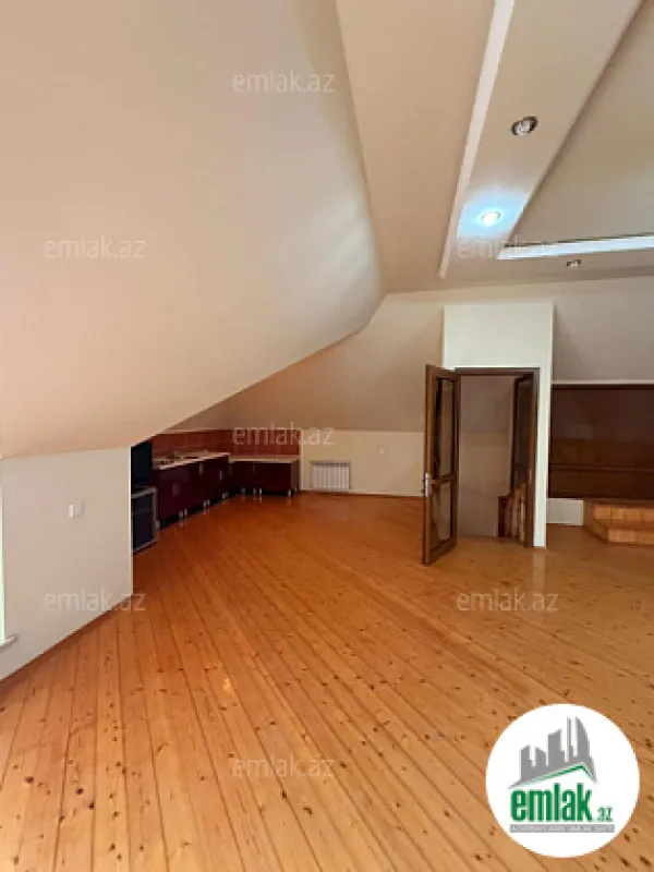 Satılır 7 otaqlı mənzil 300 m²