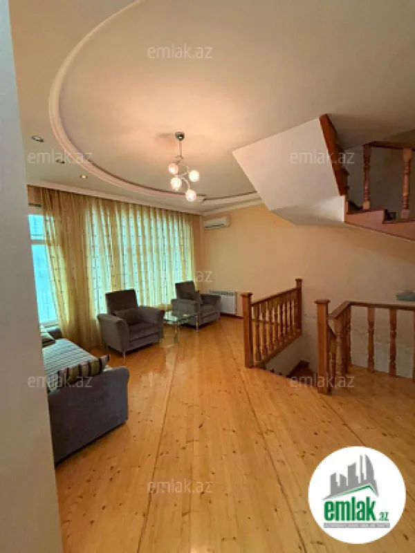 Satılır 7 otaqlı mənzil 300 m²
