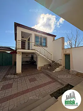 Satılır 7 otaqlı mənzil 300 m²