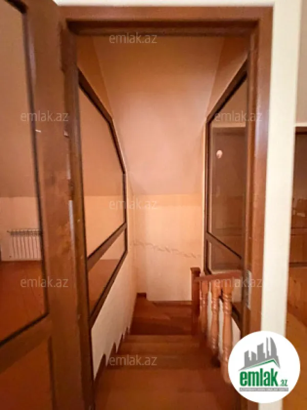 Satılır 7 otaqlı mənzil 300 m²