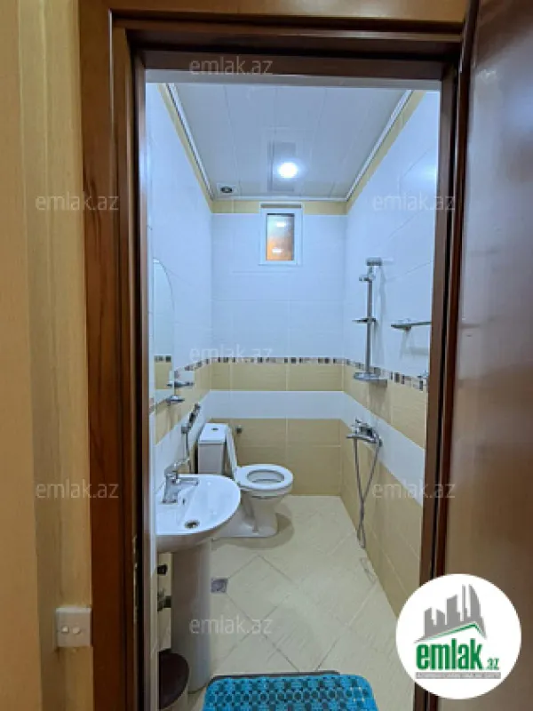 Satılır 7 otaqlı mənzil 300 m²