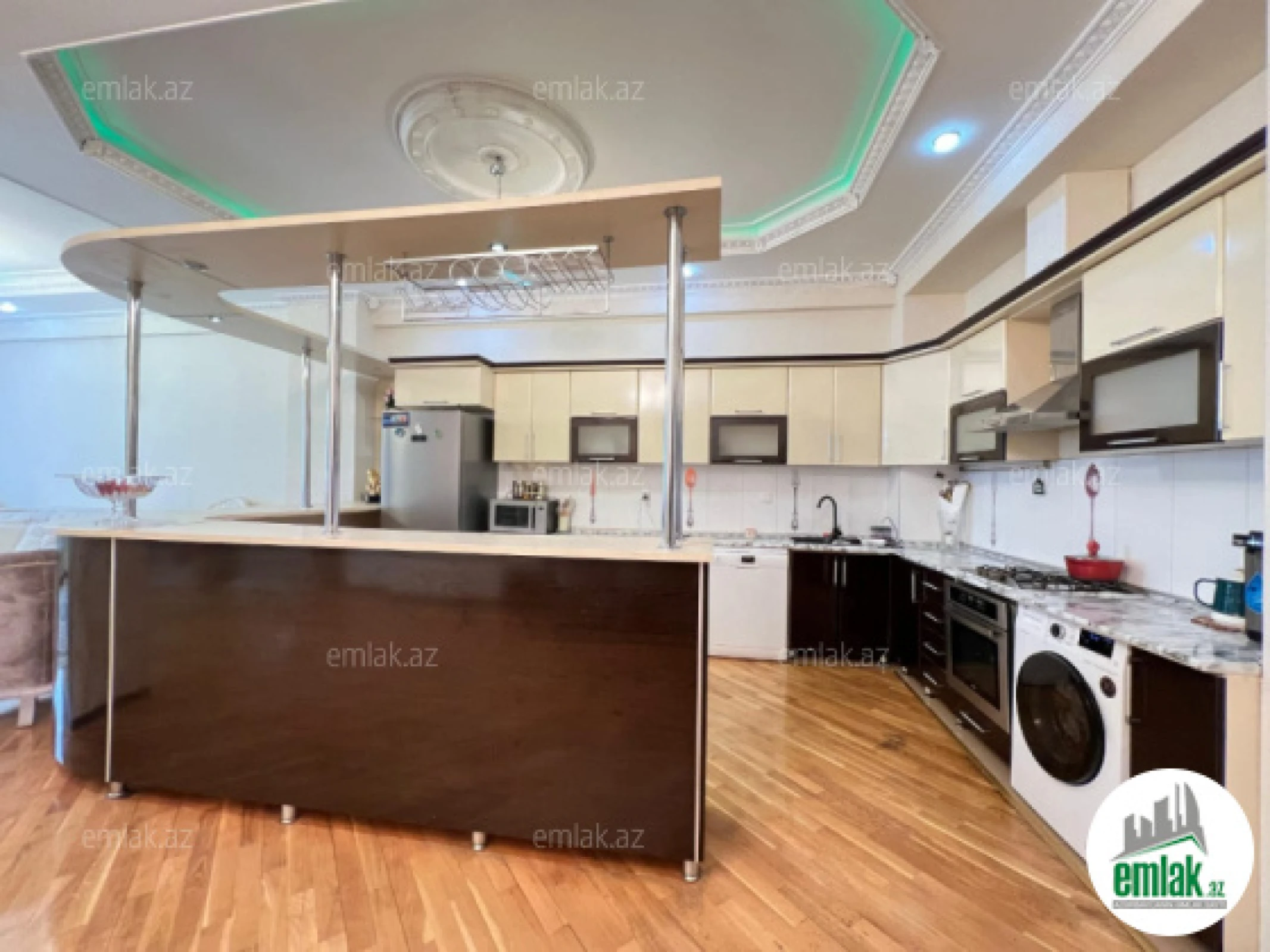 Satılır 3 otaqlı yeni tikili 170 m²