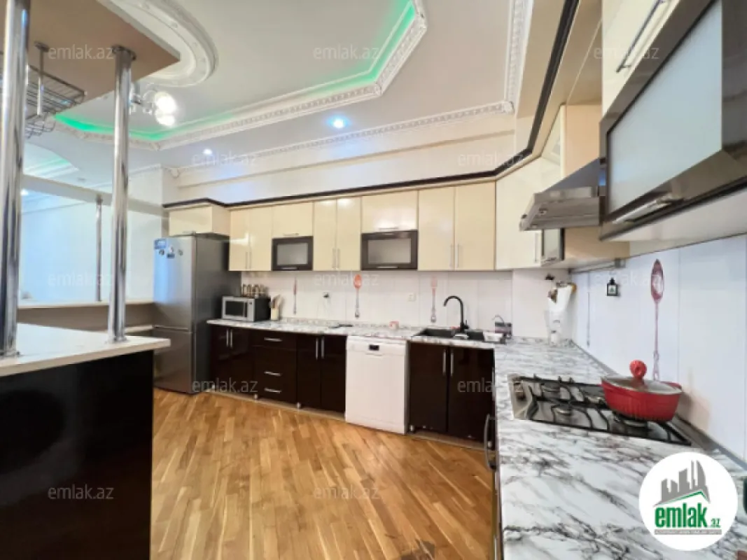 Satılır 3 otaqlı yeni tikili 170 m²