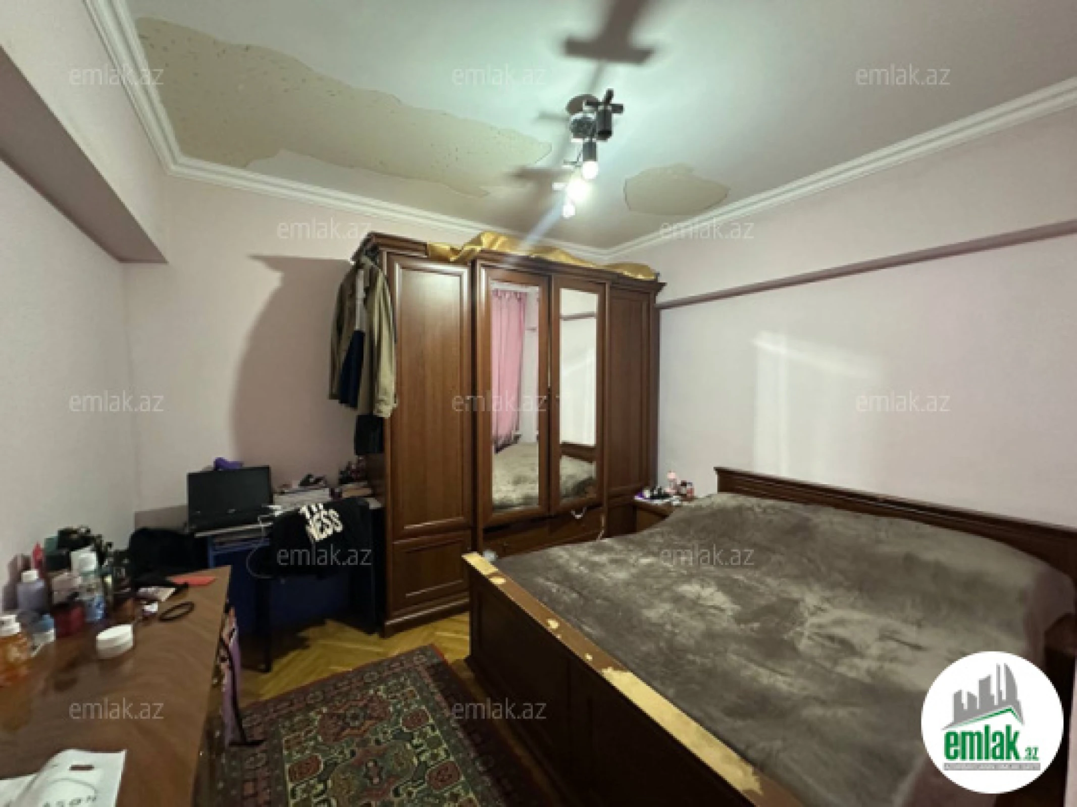 Satılır 3 otaqlı köhnə tikili 115 m²
