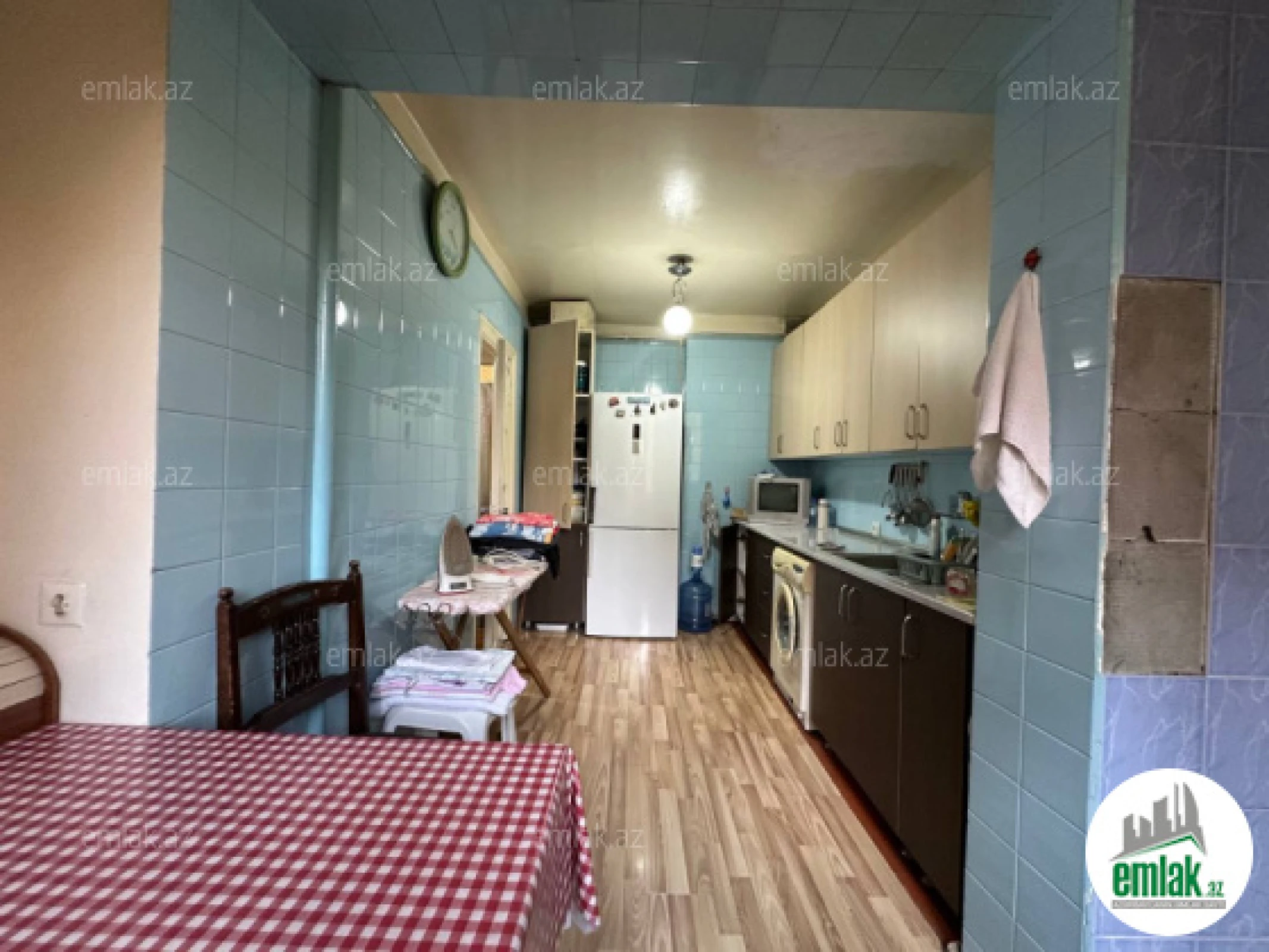 Satılır 3 otaqlı köhnə tikili 115 m²