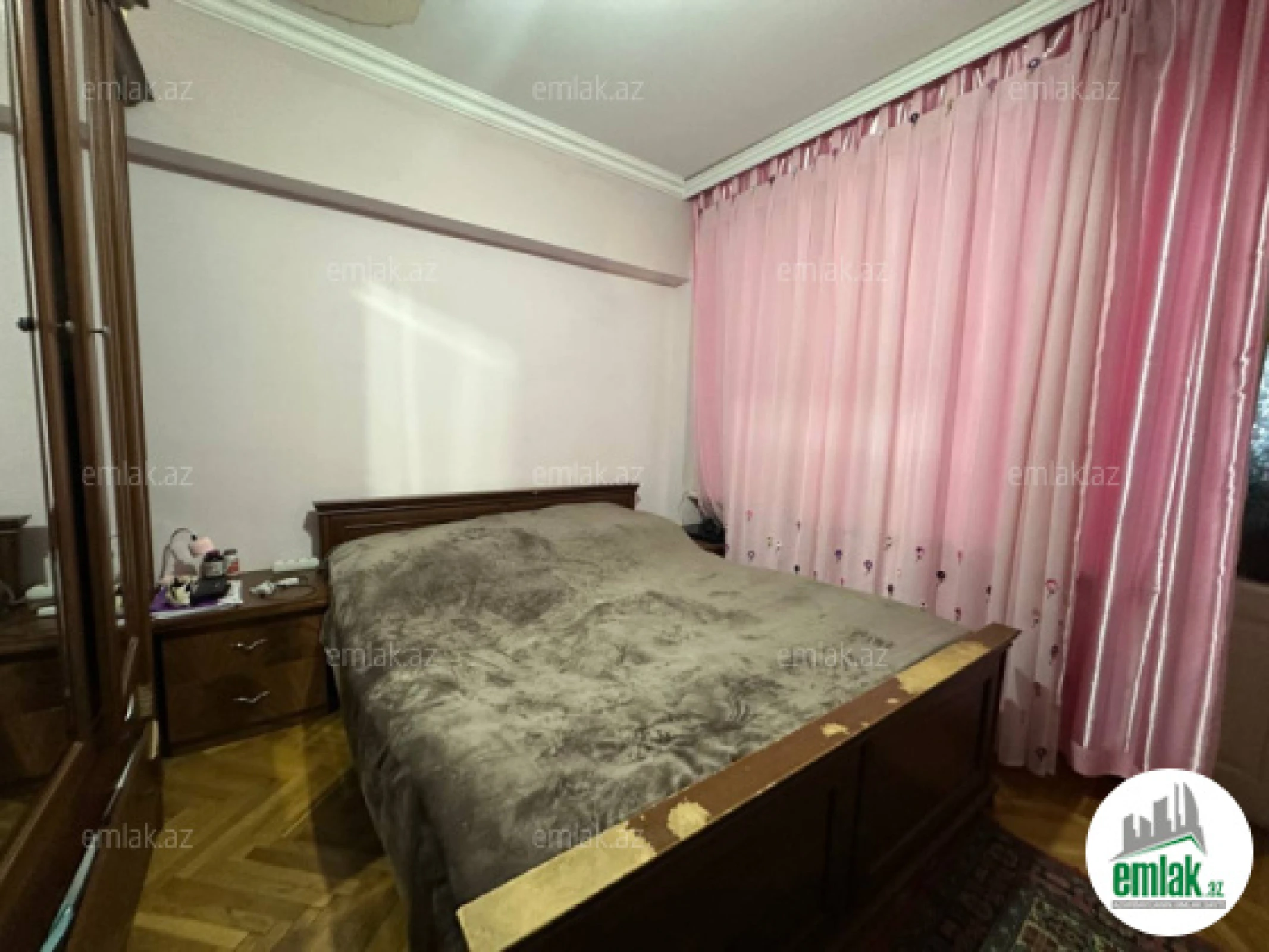 Satılır 3 otaqlı köhnə tikili 115 m²