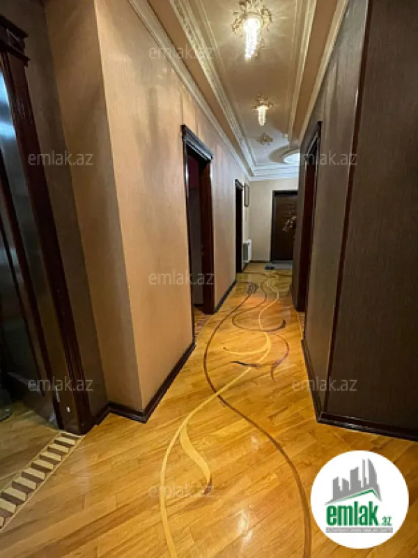 Satılır 4 otaqlı yeni tikili 160 m²