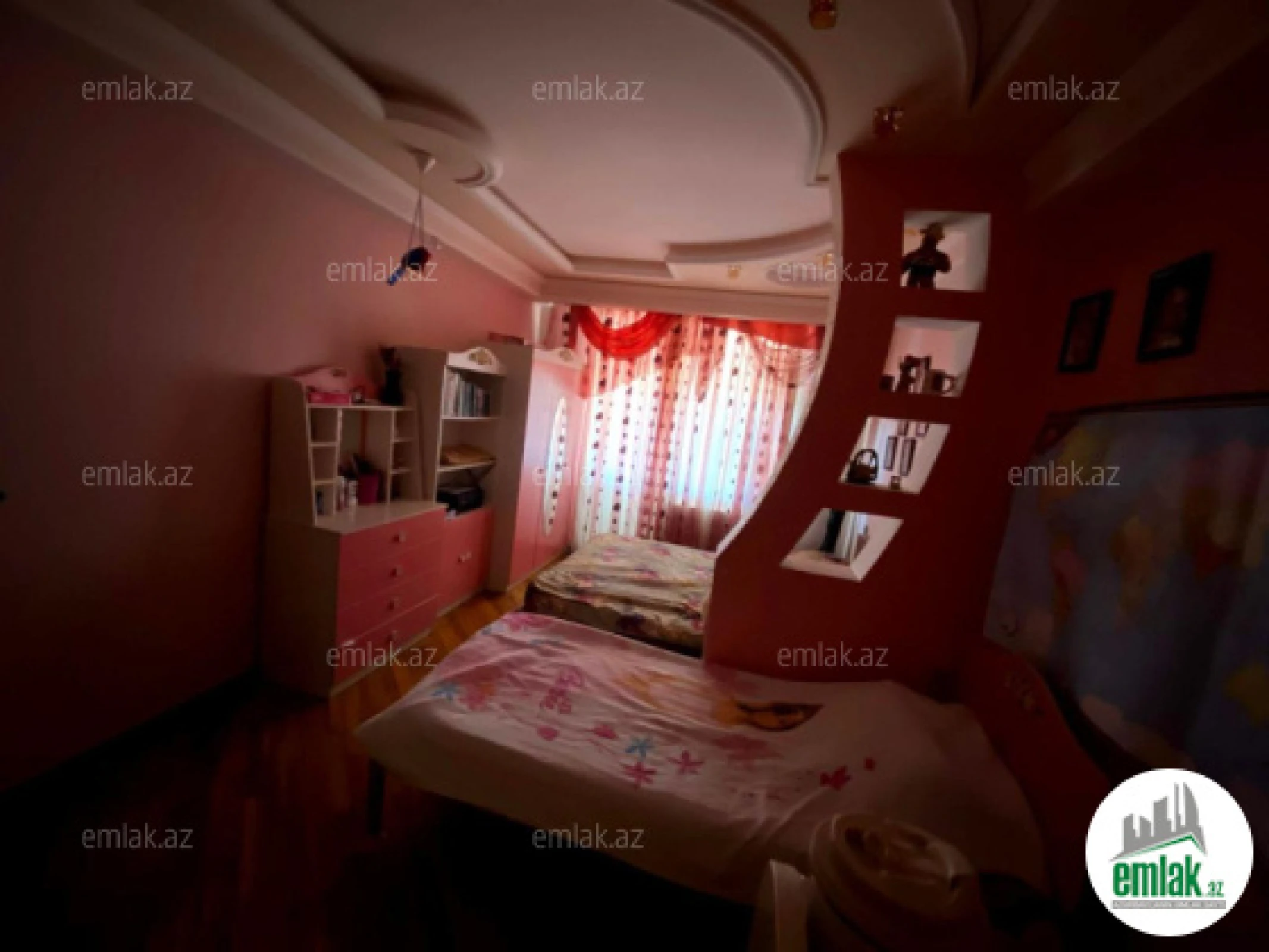 Satılır 4 otaqlı yeni tikili 160 m²