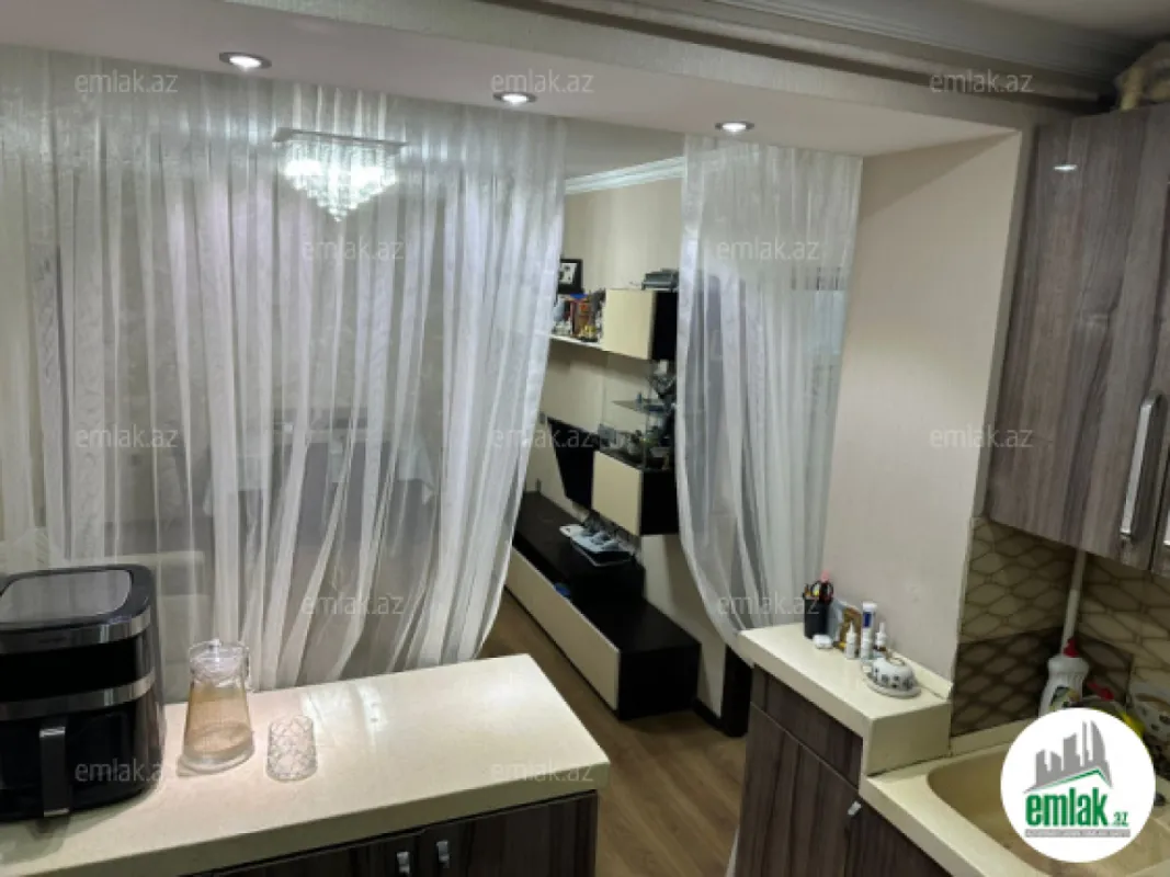 Satılır 3 otaqlı köhnə tikili 50 m²