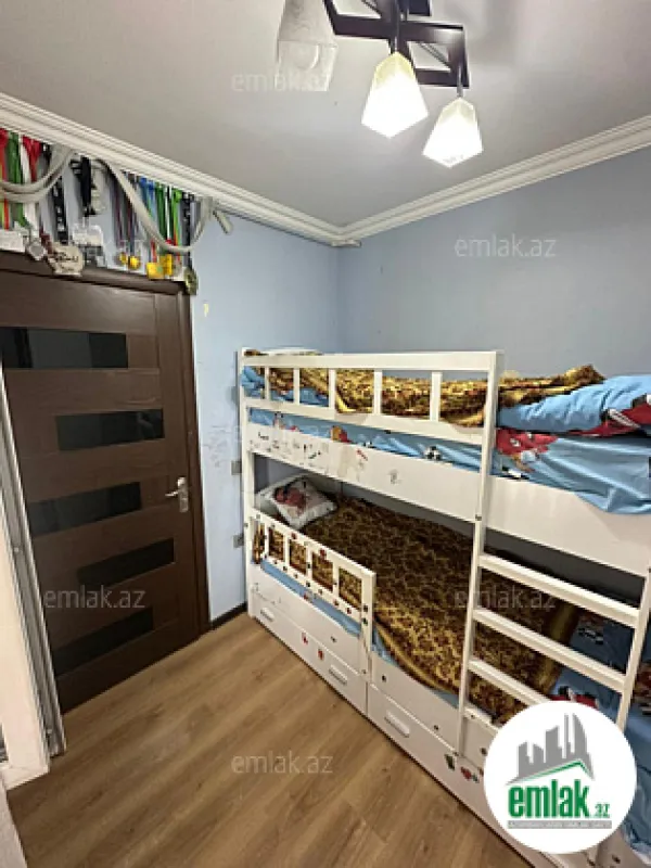 Satılır 3 otaqlı köhnə tikili 50 m²