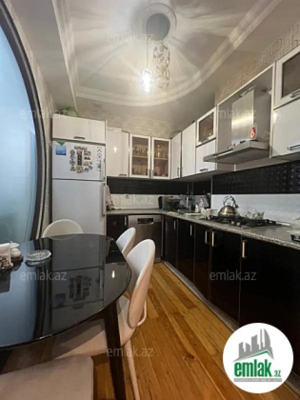 Satılır 3 otaqlı yeni tikili 90 m²