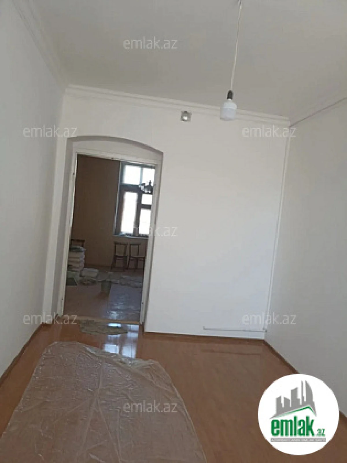 Satılır 2 otaqlı köhnə tikili 60 m²