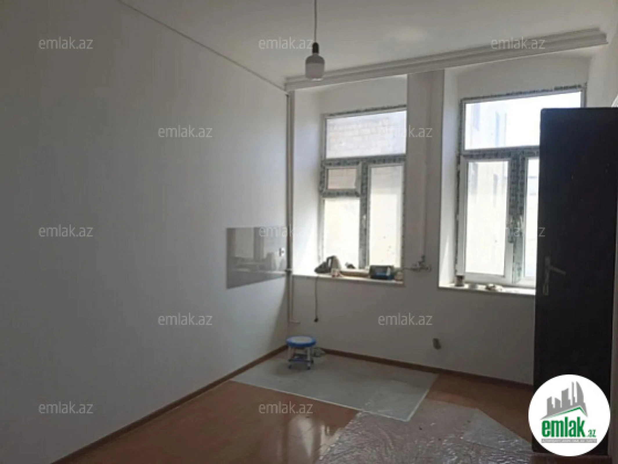Satılır 2 otaqlı köhnə tikili 60 m²