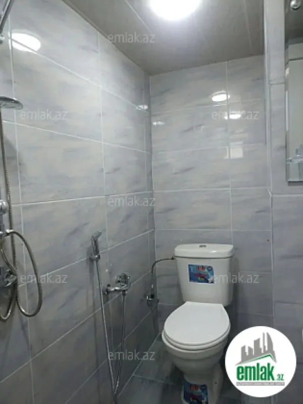 Satılır 2 otaqlı köhnə tikili 60 m²