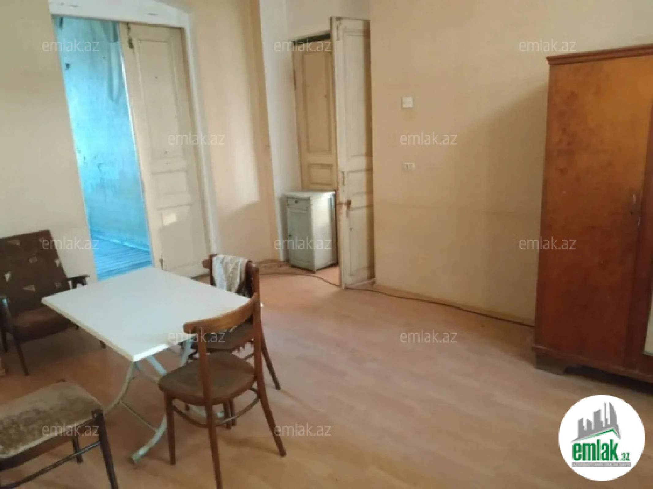 Satılır 2 otaqlı köhnə tikili 60 m²