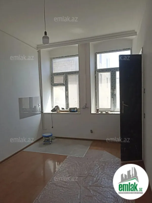Satılır 2 otaqlı köhnə tikili 60 m²