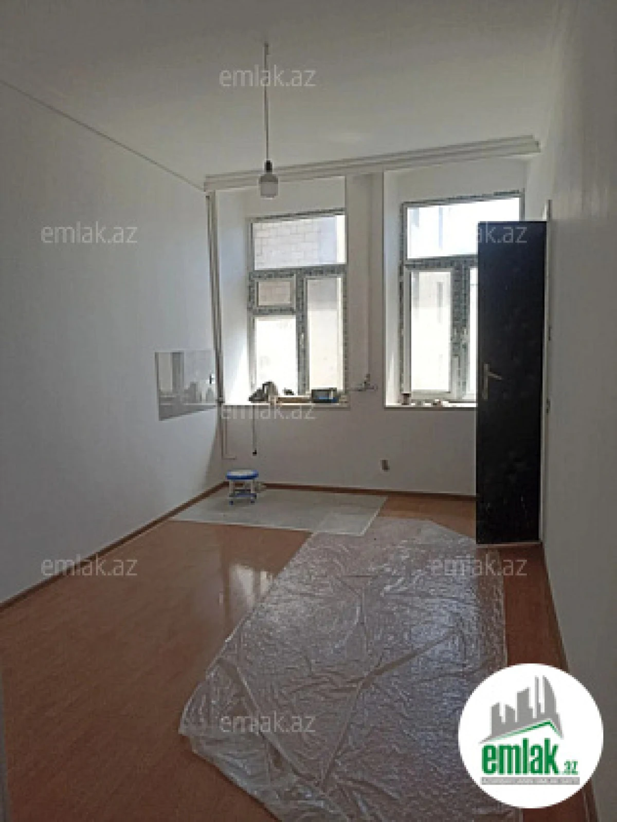 Satılır 2 otaqlı köhnə tikili 60 m²