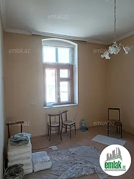 Satılır 2 otaqlı köhnə tikili 60 m²
