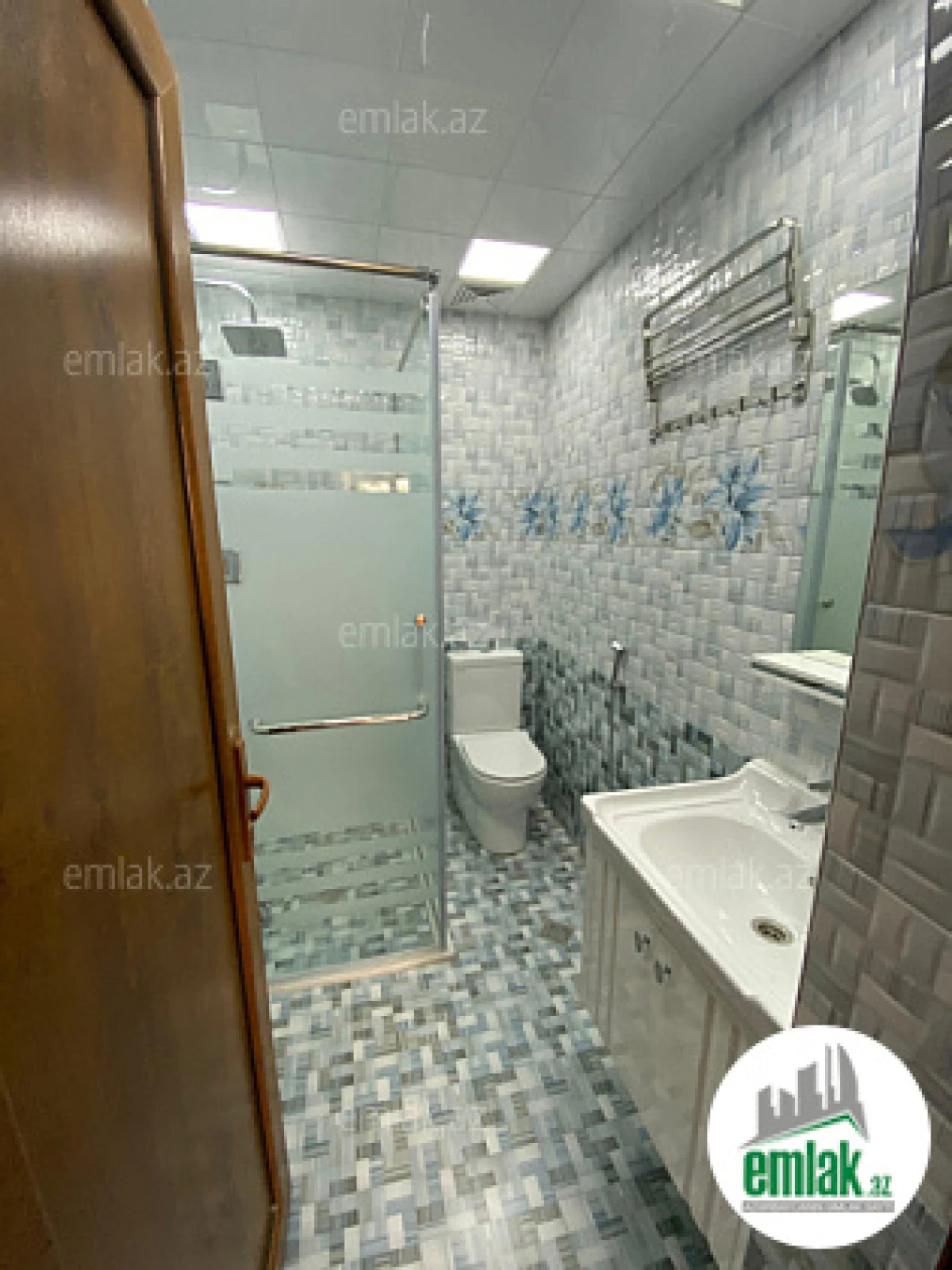 Satılır 5 otaqlı obyekt 500 m²